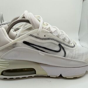 Nike White Sneaker with Black Swoosh